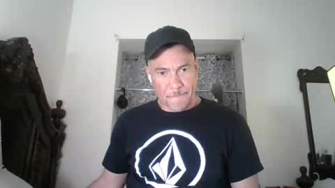 luis online show from May 3, 4:51 am