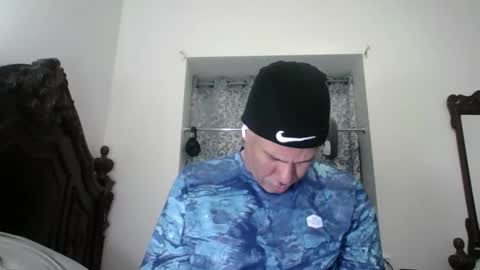 Snapshot of dominicanorico chatting on May 11, 7:55 pm luis online show from May 11, 7:55 pm