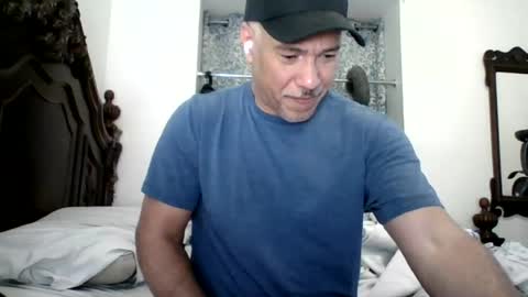 luis online show from July 26, 9:54 pm