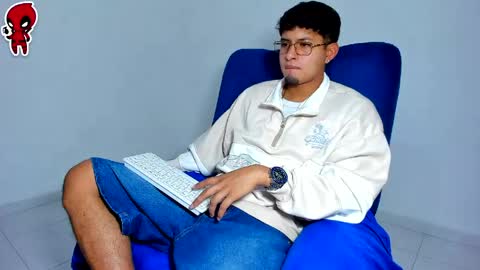  Dominic  online show from May 6, 1:57 am