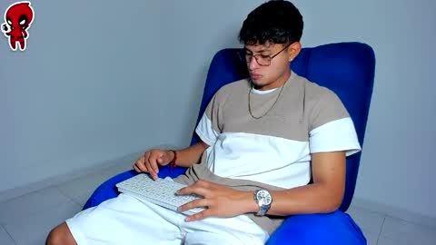  Dominic  online show from May 7, 3:12 am