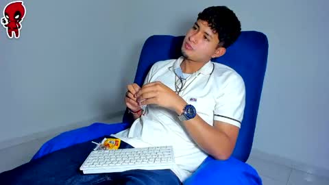  Dominic  online show from May 9, 1:55 am