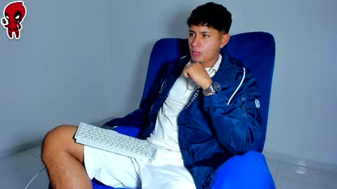  Dominic  online show from May 19, 1:56 am