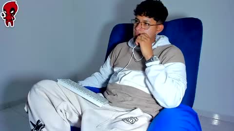  Dominic  online show from May 30, 3:03 am