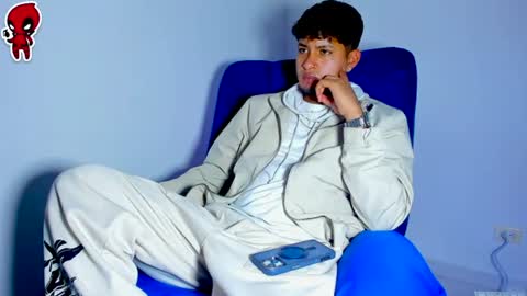  Dominic  online show from June 20, 1:09 am