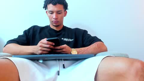 Snapshot of dominick_star chatting on December 16, 4:23 am Dominick Star online show from December 16, 4:23 am