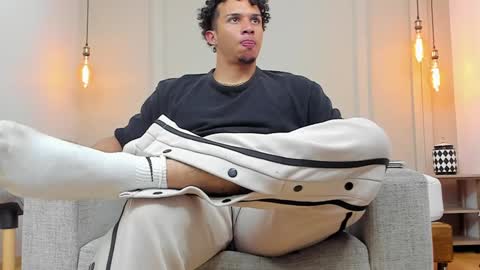 Snapshot of dominick_star chatting on February 7, 10:08 am Dominick Star online show from February 7, 10:08 am