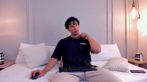 Snapshot of dominick_star chatting on September 21, 4:03 am Dominick Star online show from September 21, 4:03 am