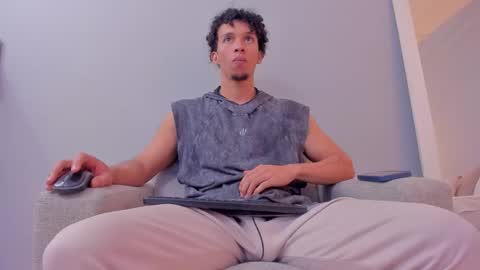 Snapshot of dominick_star chatting on October 29, 3:53 am Dominick Star online show from October 29, 3:53 am