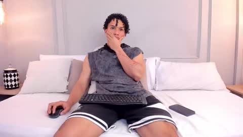 Snapshot of dominick_star chatting on November 29, 4:26 am Dominick Star online show from November 29, 4:26 am