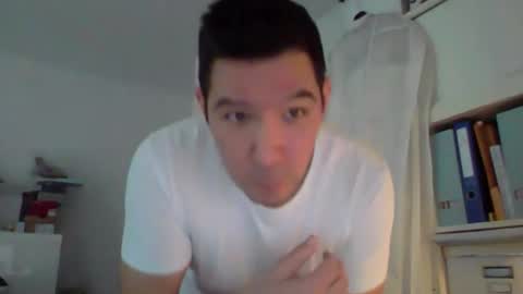 Snapshot of dominik_home chatting on March 25, 9:37 am dominik_home online show from March 25, 9:37 am