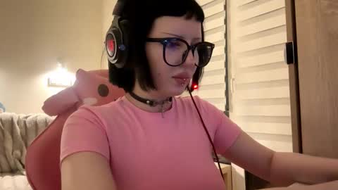 Cati online show from March 12, 1:28 pm