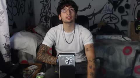 Snapshot of dominus_kane chatting on December 17, 10:38 pm dominus_kane online show from December 17, 10:38 pm