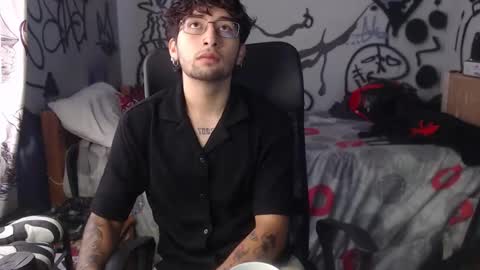 Snapshot of dominus_kane chatting on December 21, 2:35 pm dominus_kane online show from December 21, 2:35 pm