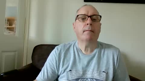 Snapshot of domjolly08 chatting on October 2, 10:22 am David uk online show from October 2, 10:22 am