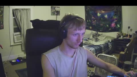 Snapshot of domohead0 chatting on June 10, 3:18 am dom online show from June 10, 3:18 am