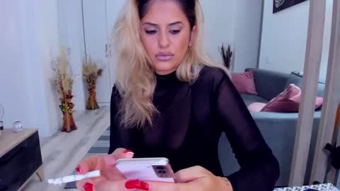 Snapshot of domtessa chatting on September 15, 7:58 pm Tessa online show from September 15, 7:58 pm