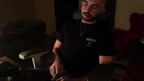 Snapshot of domtop_eric chatting on February 4, 10:36 pm domtop_eric online show from February 4, 10:36 pm