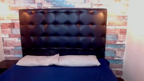 DONA Y CARL online show from December 12, 5:10 am