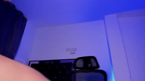 Snapshot of donathoo chatting on June 1, 4:47 am Donat Independent Model online show from June 1, 4:47 am