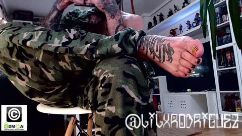 Snapshot of dondehaypelohayalegria chatting on December 18, 4:17 pm I DIGZ  .K.. D  .K.. PIG PPP online show from December 18, 4:17 pm