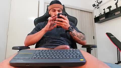 Snapshot of donn_cruz chatting on January 6, 4:54 pm Victor online show from January 6, 4:54 pm