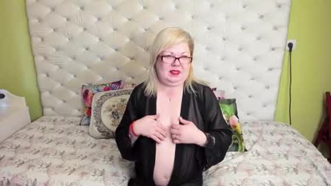 DonnaGriffin online show from February 22, 9:01 am