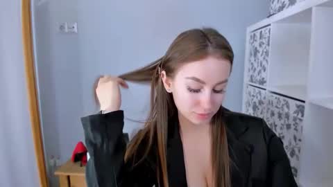 DonnaSensual online show from December 3, 6:28 pm