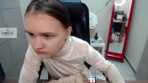 Sia online show from June 14, 6:37 am