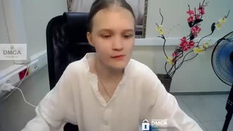 Sia online show from July 30, 5:17 am