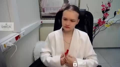 Sia online show from July 31, 5:40 am