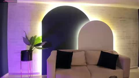 Snapshot of donnastonne chatting on September 24, 3:32 am Donna Stonne online show from September 24, 3:32 am