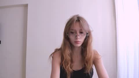 Snapshot of donteatcats_ chatting on November 5, 7:52 am Sam online show from November 5, 7:52 am