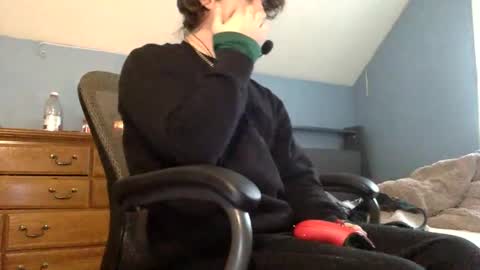 donutking42069 online show from February 17, 2:24 pm