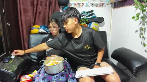 Snapshot of donuts_dd chatting on September 26, 7:34 am Donuts DD online show from September 26, 7:34 am