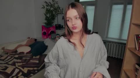 Snapshot of doramoonlurk chatting on November 27, 9:00 am Joey online show from November 27, 9:00 am