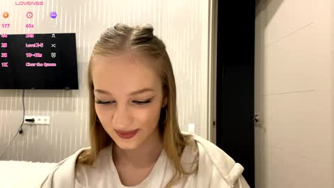 Anika online show from June 4, 9:21 pm