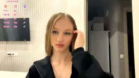 Anika online show from June 7, 3:05 pm
