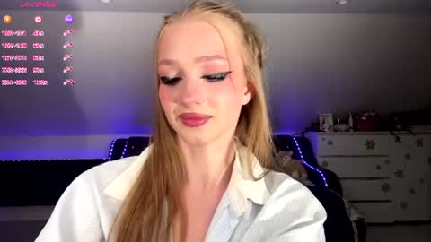 Anika online show from July 17, 9:41 pm