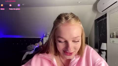 Anika online show from July 29, 9:24 pm