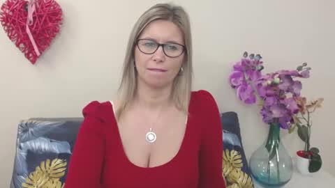 Snapshot of doreenkiss chatting on February 11, 10:37 am DoreenSexy online show from February 11, 10:37 am