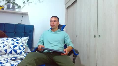 Snapshot of dorian_h chatting on March 26, 7:52 pm dorian_h online show from March 26, 7:52 pm