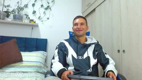 Snapshot of dorian_h chatting on April 25, 10:51 pm dorian_h online show from April 25, 10:51 pm