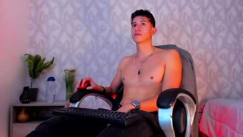 Snapshot of dorian_mystery chatting on January 21, 10:41 am dorian_mystery online show from January 21, 10:41 am