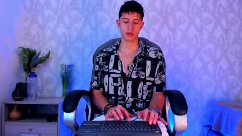 Snapshot of dorian_mystery chatting on January 25, 8:42 am dorian_mystery online show from January 25, 8:42 am