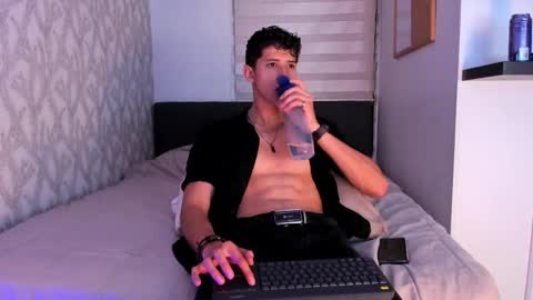 Snapshot of dorian_mystery chatting on February 14, 3:22 am dorian_mystery online show from February 14, 3:22 am