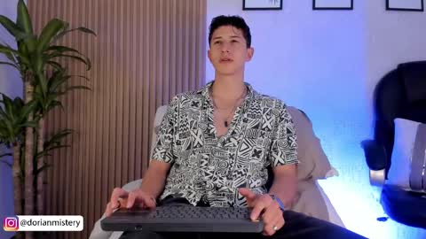 Snapshot of dorian_mystery chatting on September 15, 12:43 am dorian_mystery online show from September 15, 12:43 am