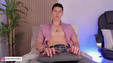 Snapshot of dorian_mystery chatting on October 3, 8:06 pm dorian_mystery online show from October 3, 8:06 pm