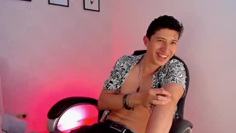 Snapshot of dorian_mystery chatting on October 10, 10:20 pm dorian_mystery online show from October 10, 10:20 pm