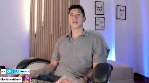 Snapshot of dorian_mystery chatting on June 20, 3:09 am dorian_mystery online show from June 20, 3:09 am